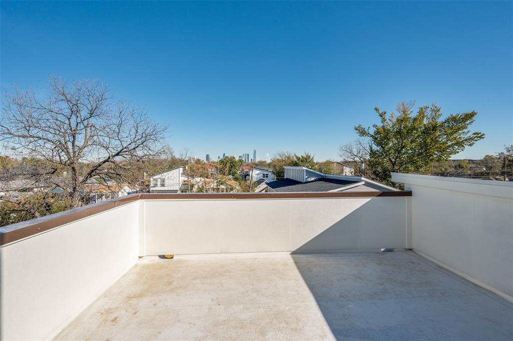 3314 Navaro Street Dallas, TX 75212 - Photo 23 of 24 a view of a bathtub in a field