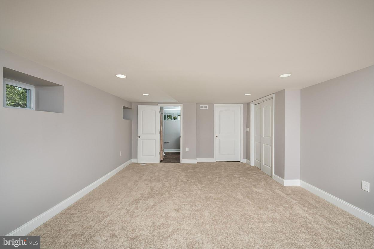 915 Andover Road Baltimore, MD 21218 - Photo 22 of 30 Family Room