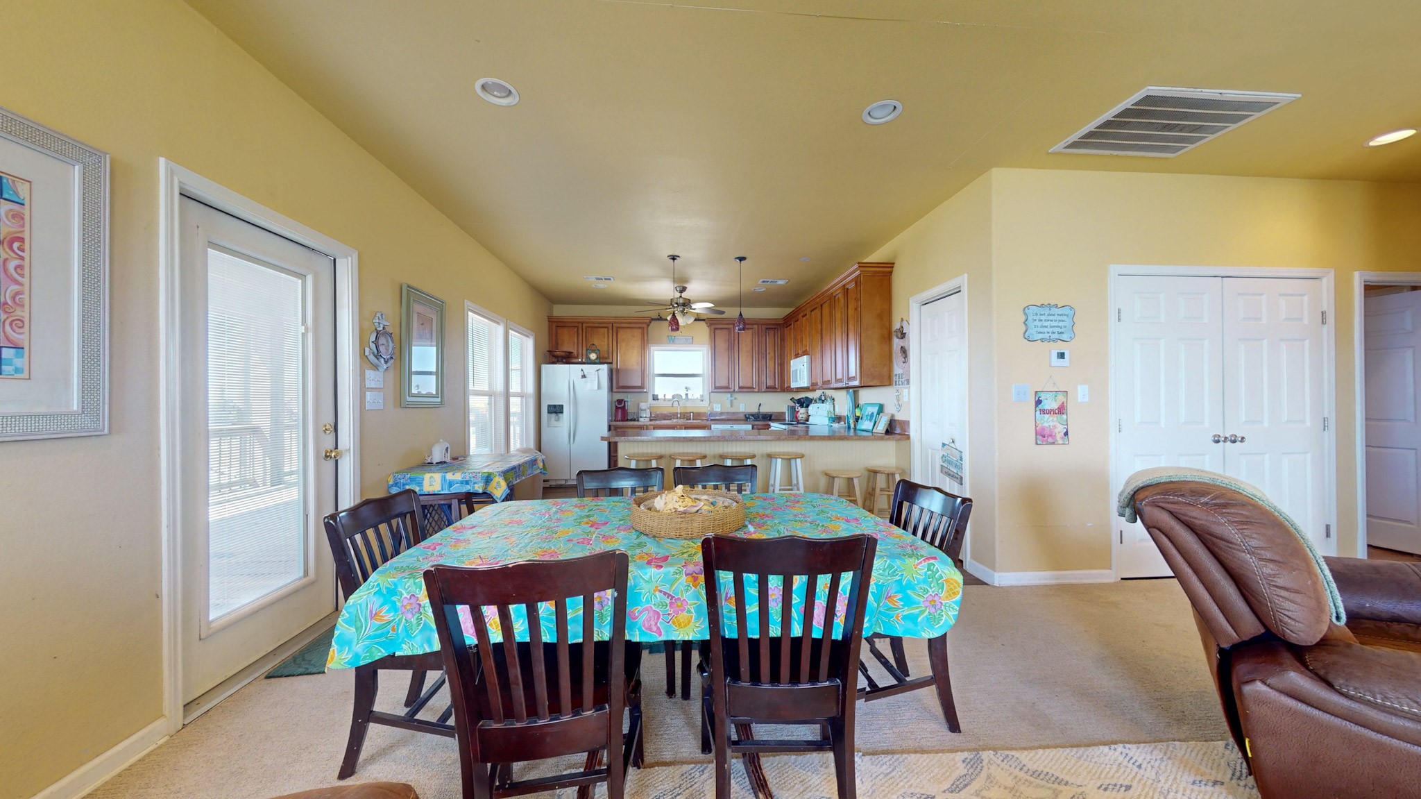 982 Kirks Road Port Bolivar, TX 77650 - Photo 13 of 39 a dining room with furniture and window