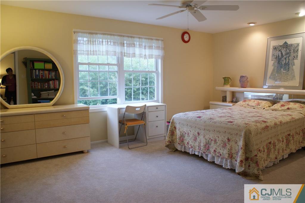 118 Woodbury Road Edison, NJ 08820 - Photo 11 of 19 Gallery Image 11