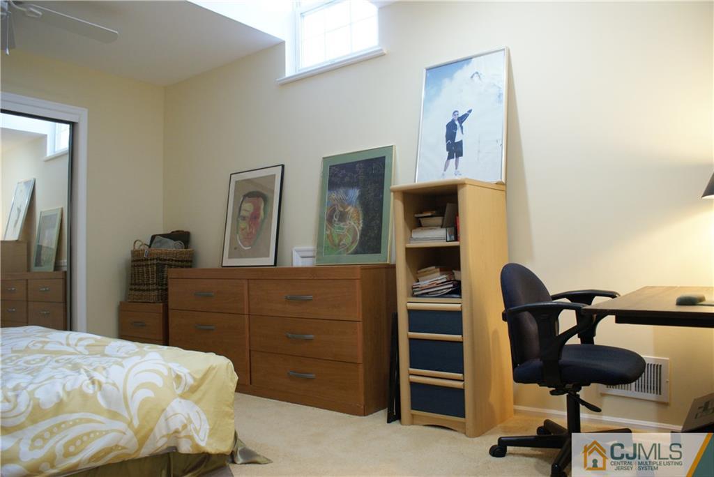 118 Woodbury Road Edison, NJ 08820 - Photo 12 of 19 Gallery Image 12