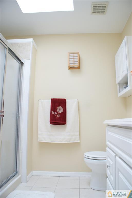 118 Woodbury Road Edison, NJ 08820 - Photo 15 of 19 Gallery Image 15