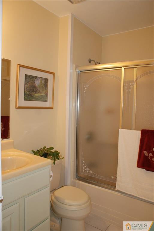 118 Woodbury Road Edison, NJ 08820 - Photo 16 of 19 Gallery Image 16