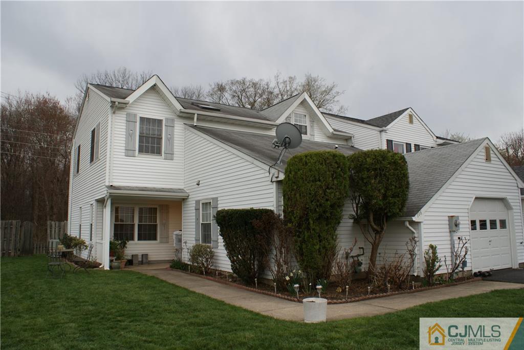 118 Woodbury Road Edison, NJ 08820 - Photo 4 of 19 Gallery Image 4