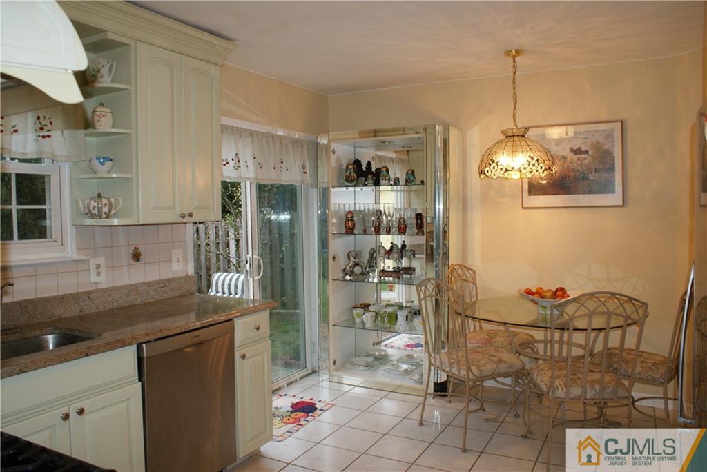 118 Woodbury Road Edison, NJ 08820 - Photo 8 of 19 Gallery Image 8