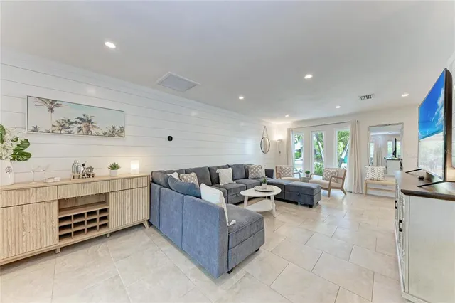 $2,095,900 | 57 North Shore Drive, Anna Maria, FL 34216