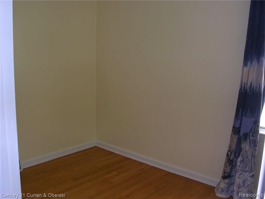 3605 Harding Street Dearborn, MI 48124 - Photo 7 of 16 DSCN0758.JPG