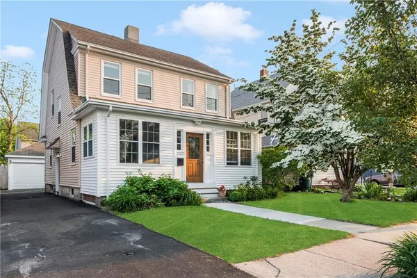 $582,500 | 68 Ferncrest Avenue, Cranston, RI 02905