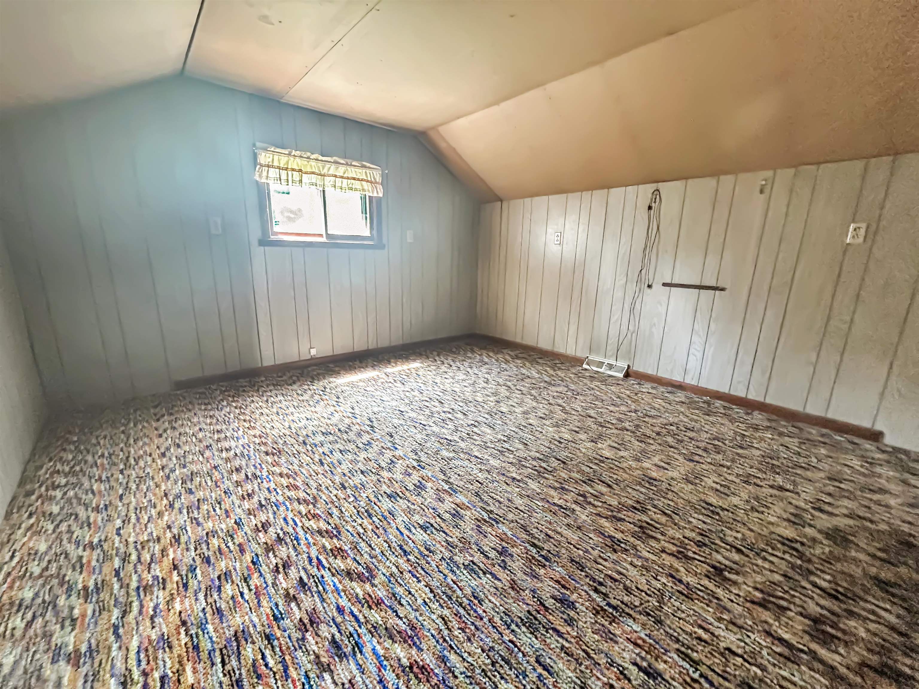 1198 Carlisle Road Traverse City, MI 49696 - Photo 10 of 16 1936578-dd5fe1f1-b77f-4d06-92ff-aca323e70b1a.JPG