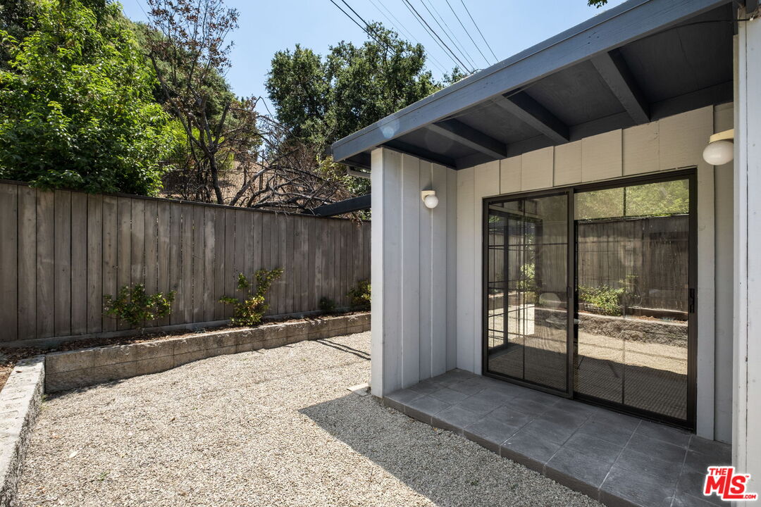 316 Redwood Drive Pasadena, CA 91105 - Photo 34 of 49 a backyard of a house