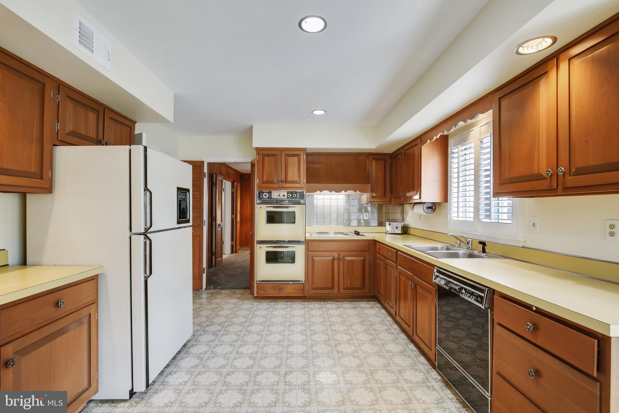 10023 Kendale Road Potomac, MD 20854 - Photo 33 of 103