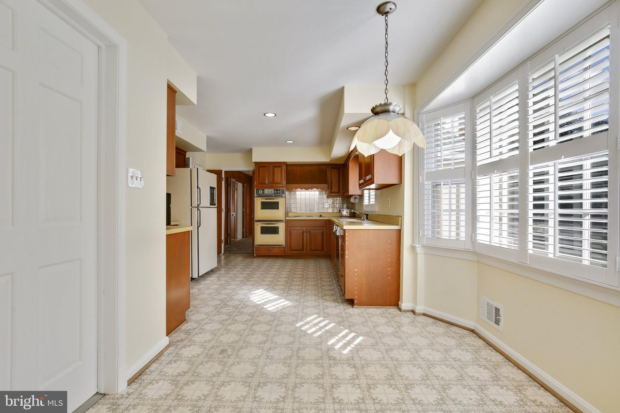 10023 Kendale Road Potomac, MD 20854 - Photo 37 of 103