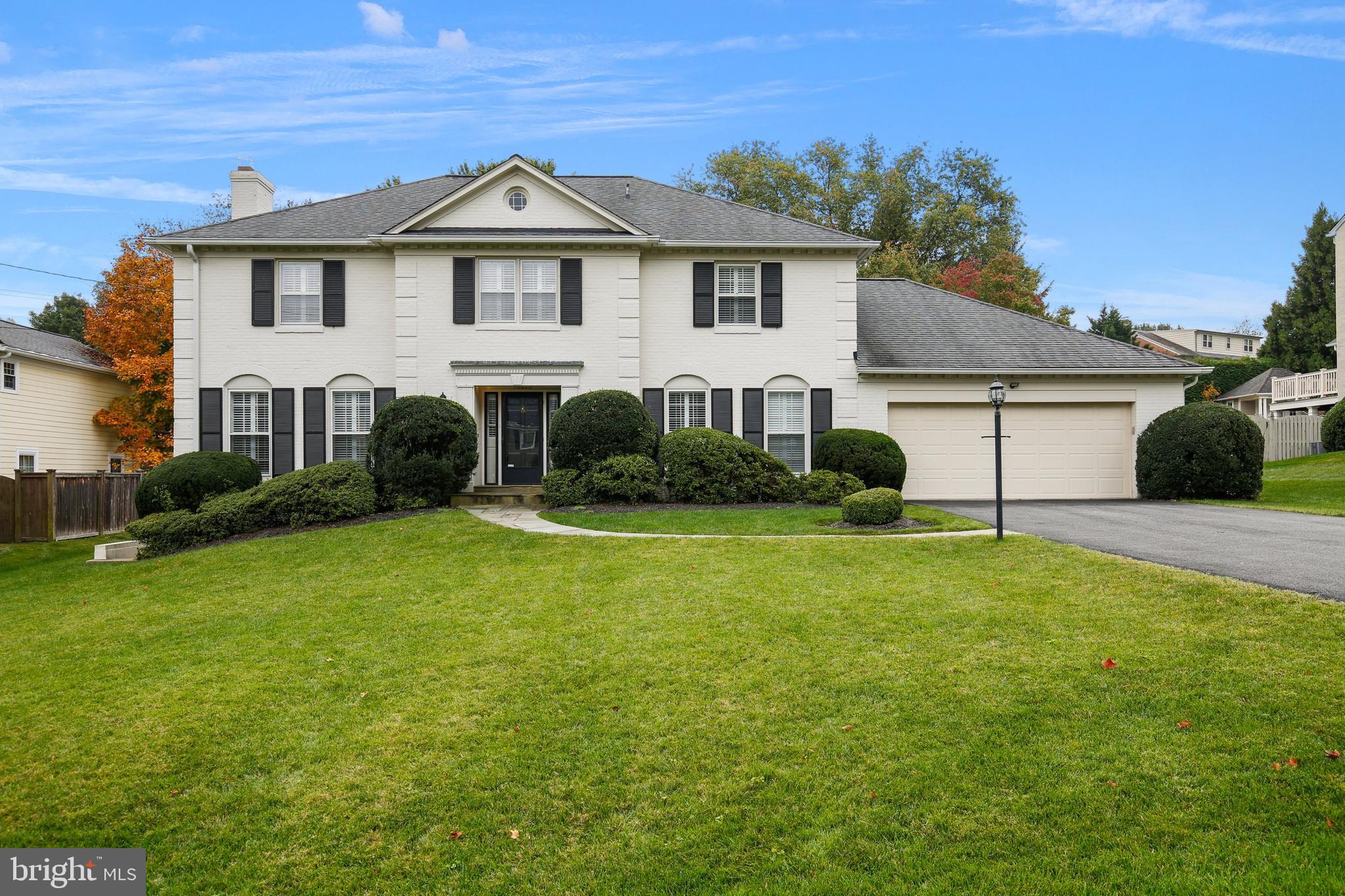 10023 Kendale Road Potomac, MD 20854 - Photo 5 of 103