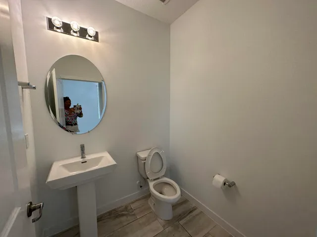 a view of a electric appliances in a room