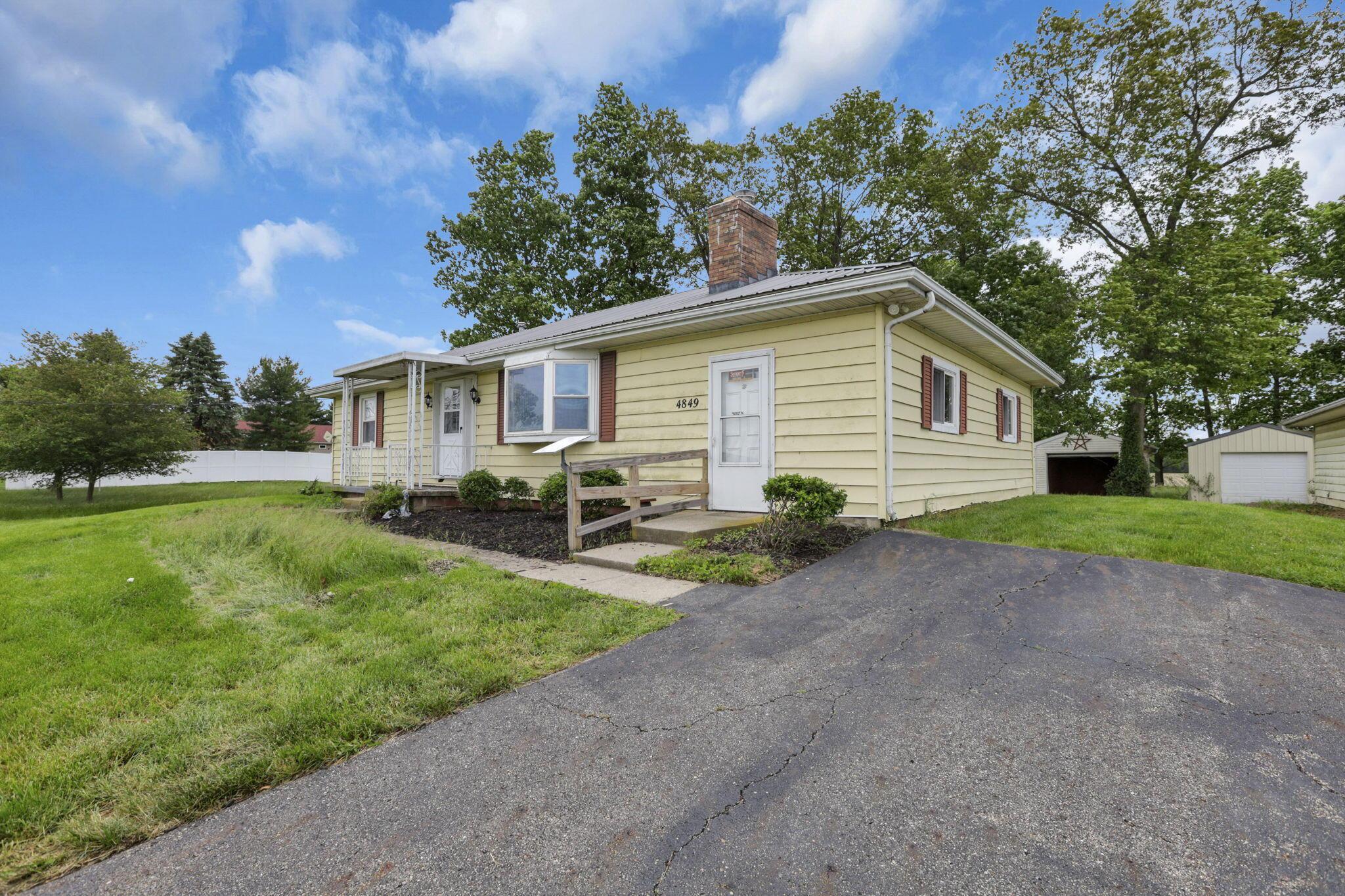 4849 Campbell Road Ashville, OH 43103 - Photo 3 of 30