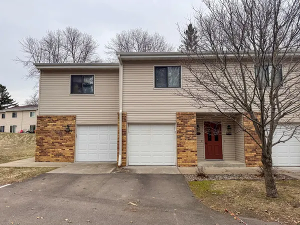 $215,000 | 17562 Pond Circle, Eden Prairie, MN 55346