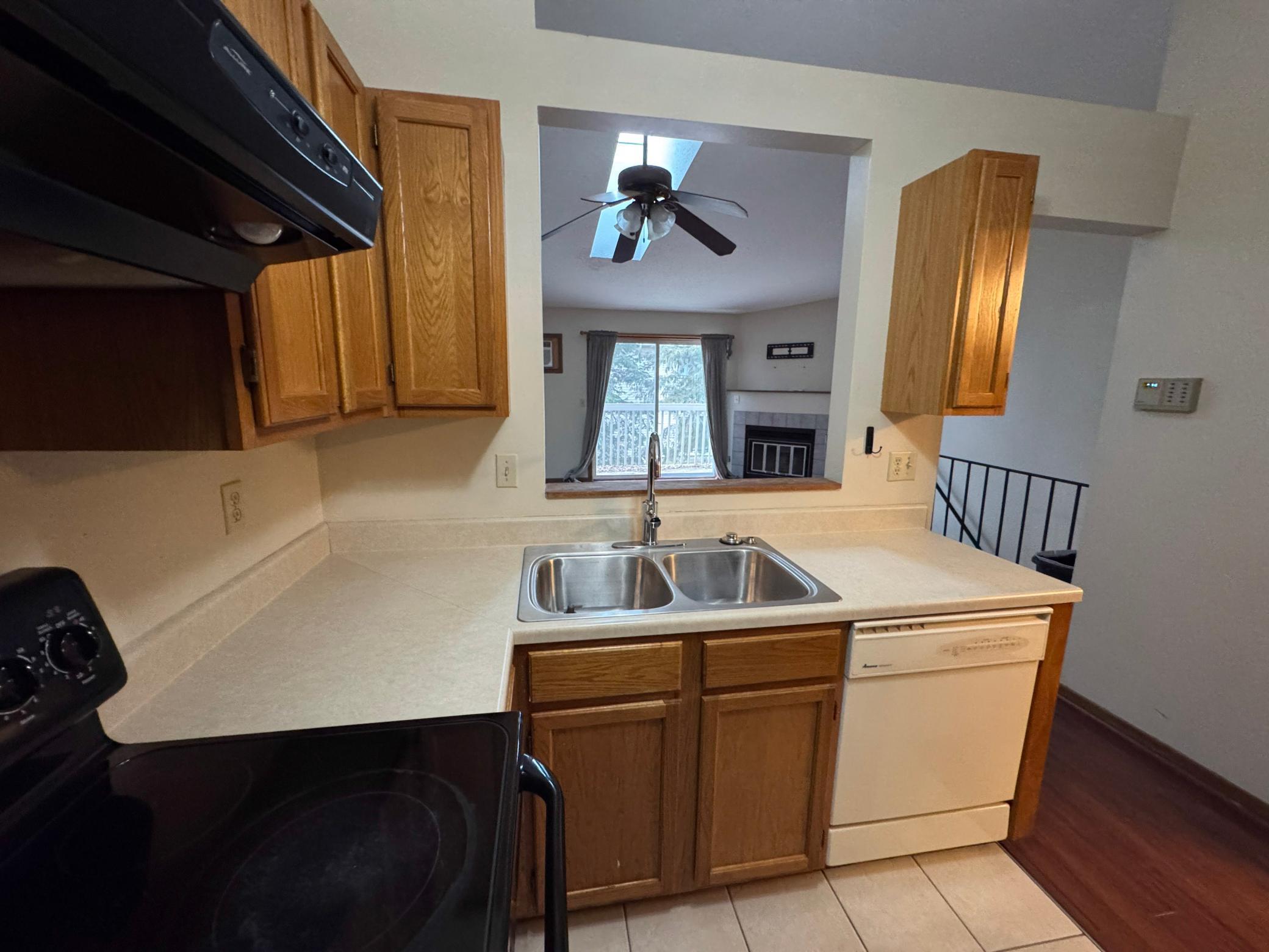 17562 Pond Circle Eden Prairie, MN 55346 - Photo 3 of 11