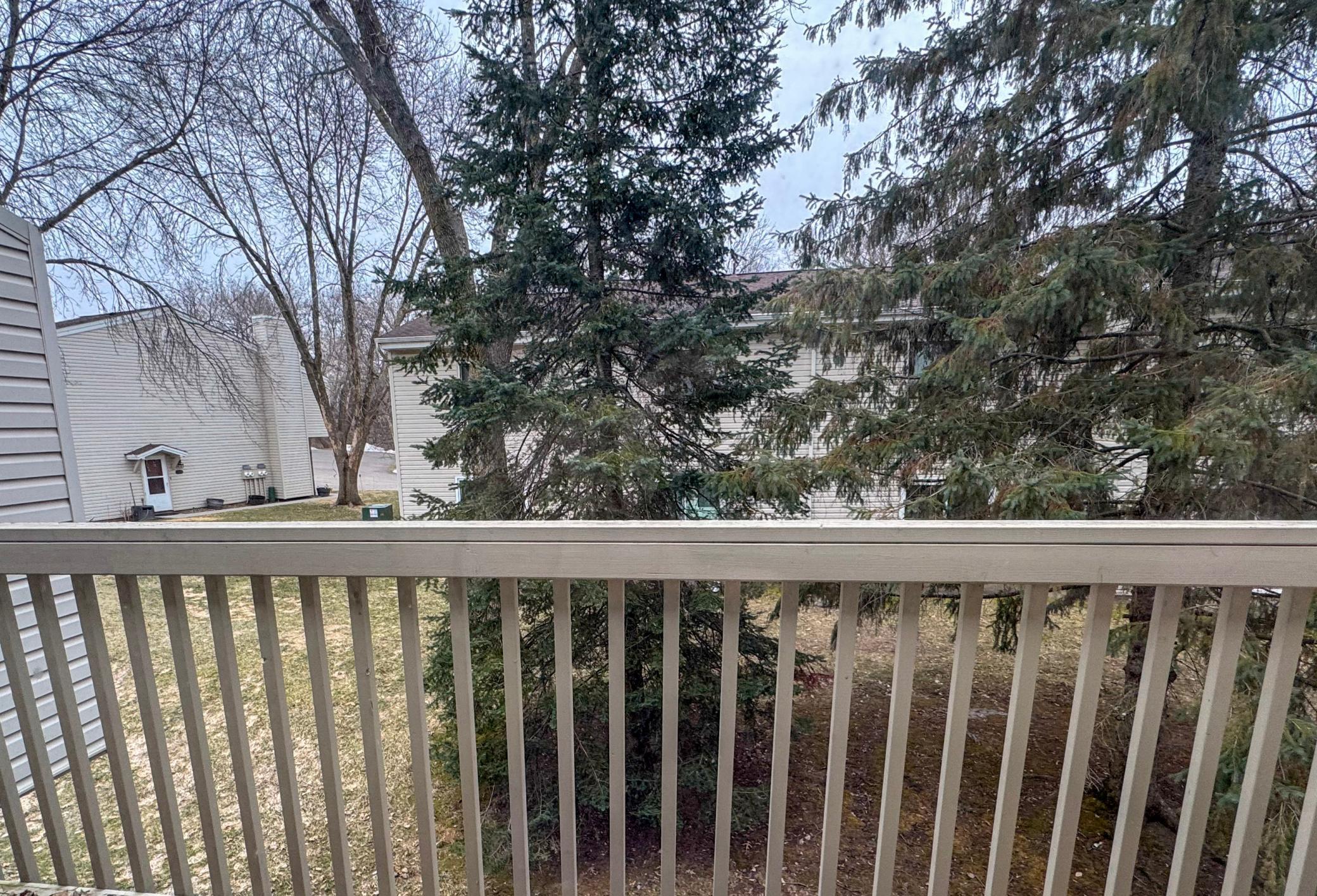 17562 Pond Circle Eden Prairie, MN 55346 - Photo 5 of 11