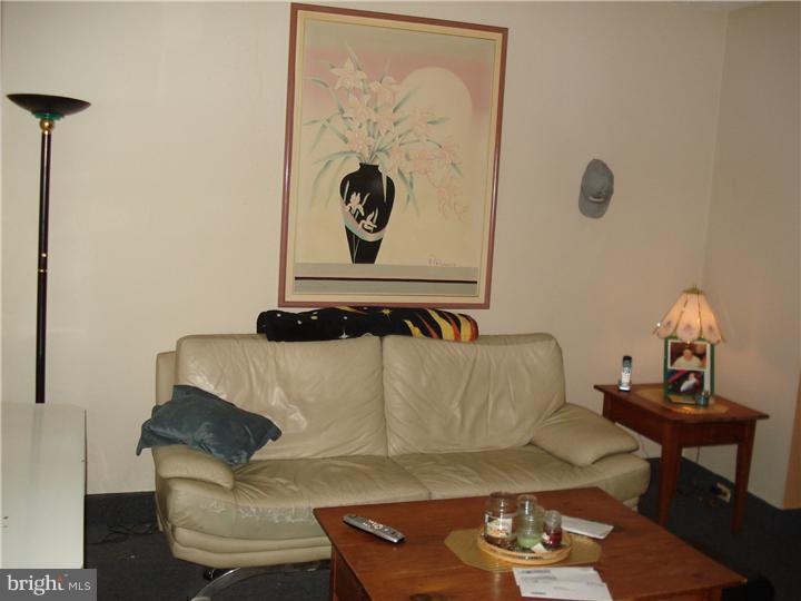 6304 Rising Sun Avenue Philadelphia, PA 19111 - Photo 4 of 8 Gallery Image 4