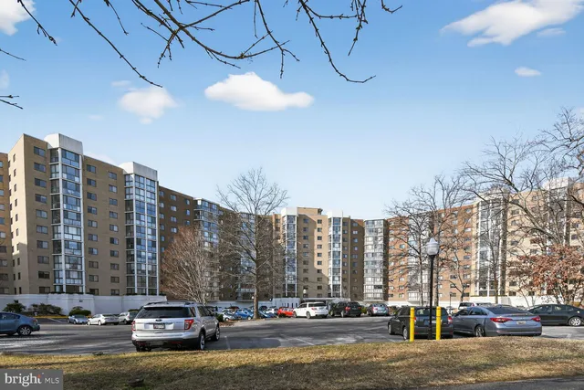 a view of a lake with houses