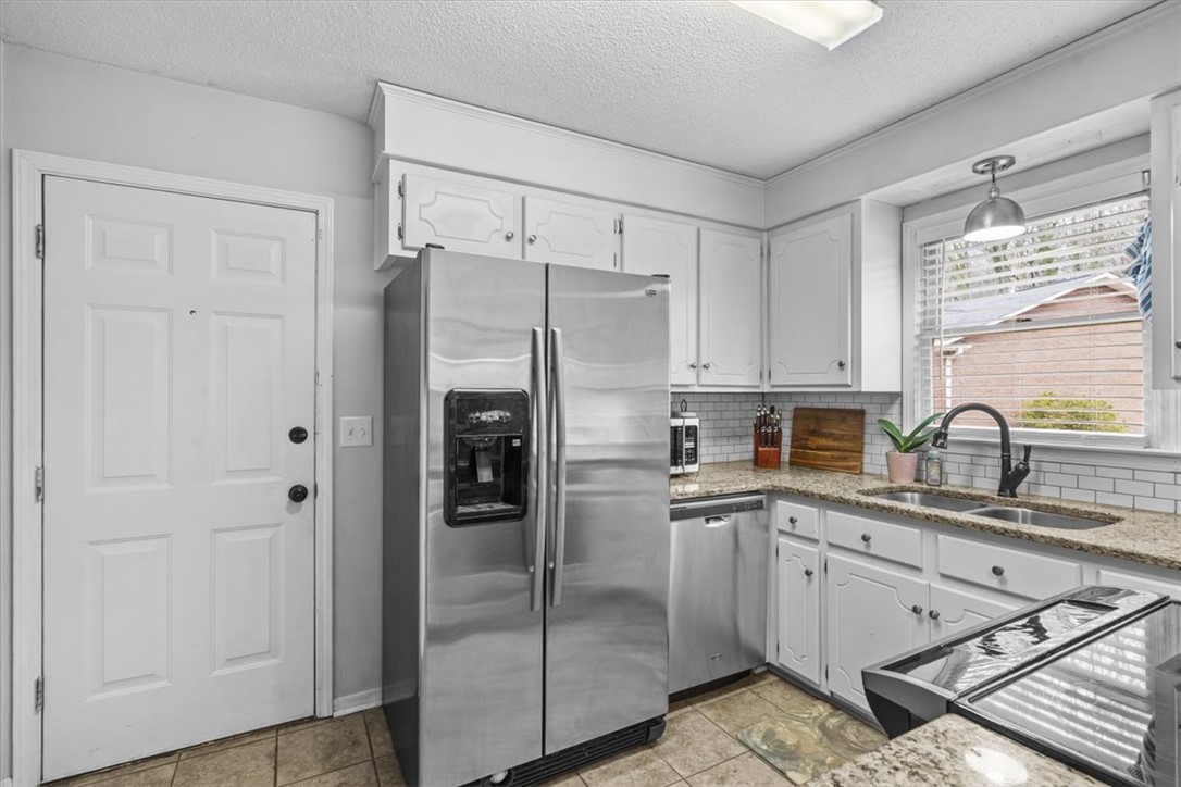 1000 Hopkins Avenue Pendleton, SC 29670 - Photo 12 of 34