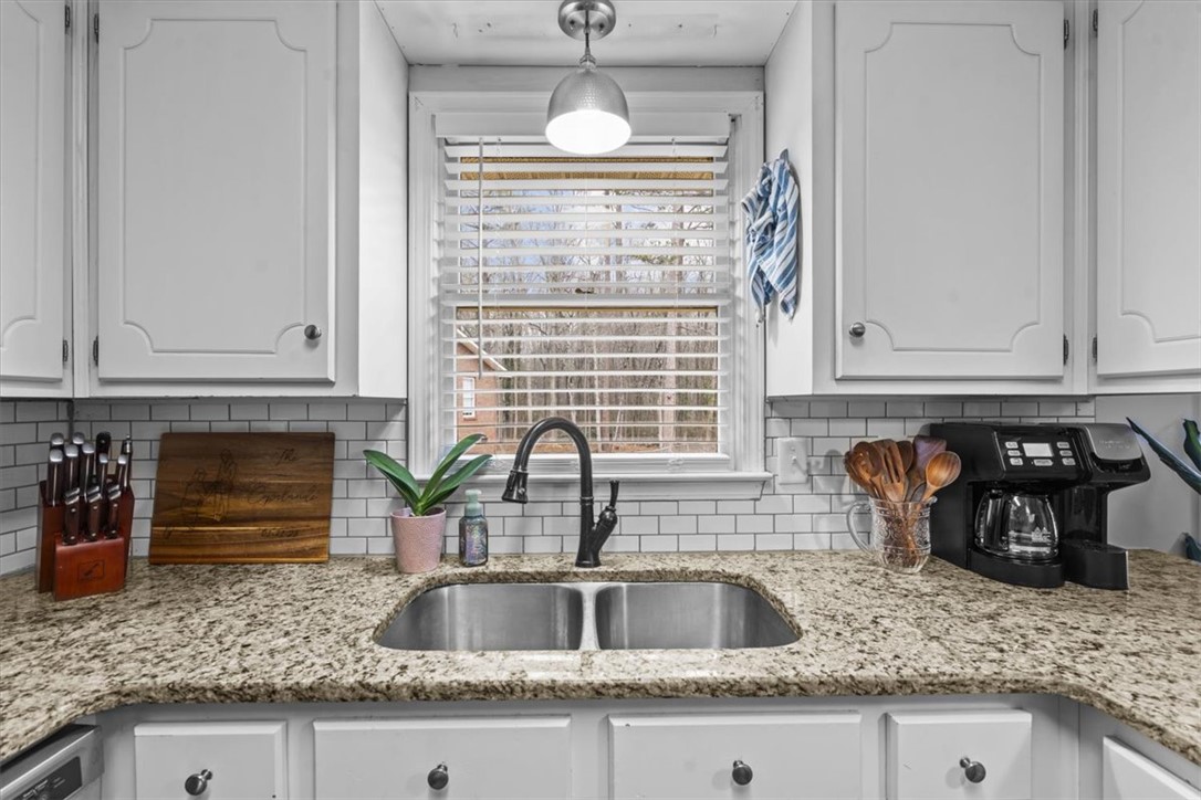 1000 Hopkins Avenue Pendleton, SC 29670 - Photo 16 of 34