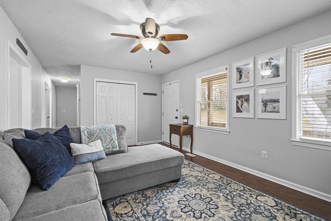 1000 Hopkins Avenue Pendleton, SC 29670 - Photo 8 of 34