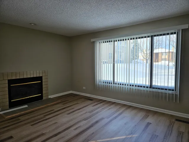 $1,850 | 1093 Kane Street, Unit 1093, South Elgin, IL 60177