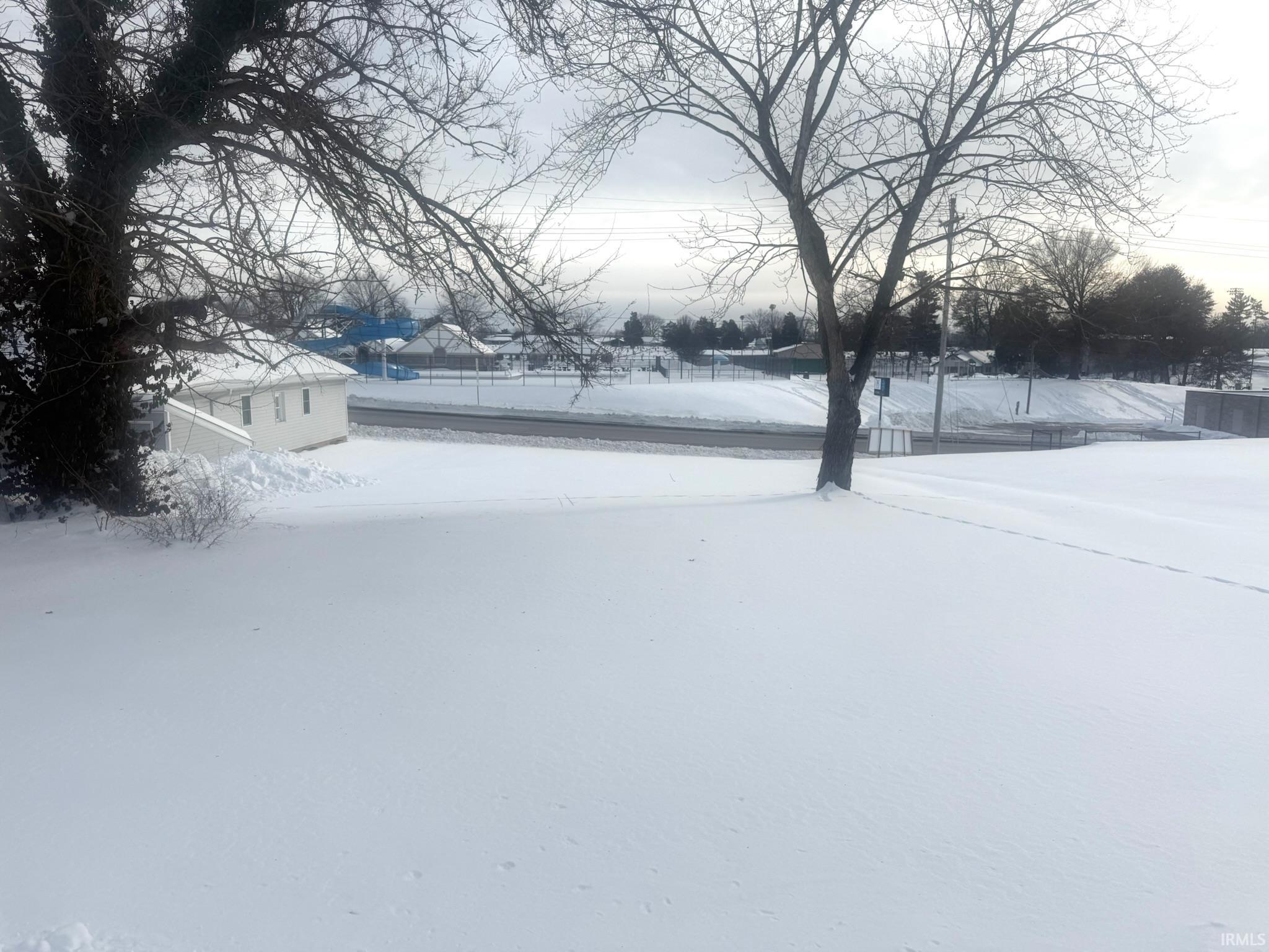 1807 16th Street Bedford, IN 47421 - Photo 2 of 4