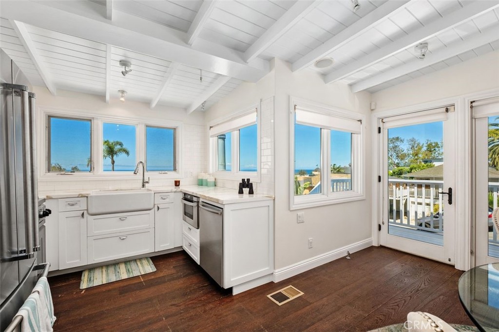263 Upland Road Laguna Beach, CA 92651 - Photo 19 of 56 Kitchen