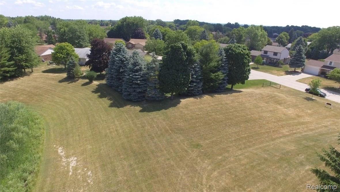 2154 Highsplint Drive Rochester, MI 48307 - Photo 42 of 42 2154 High Splint - 72.jpg
