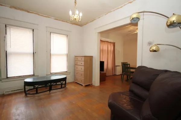 $179,000 | 114 West Park Street, Vicksburg, MI 49097