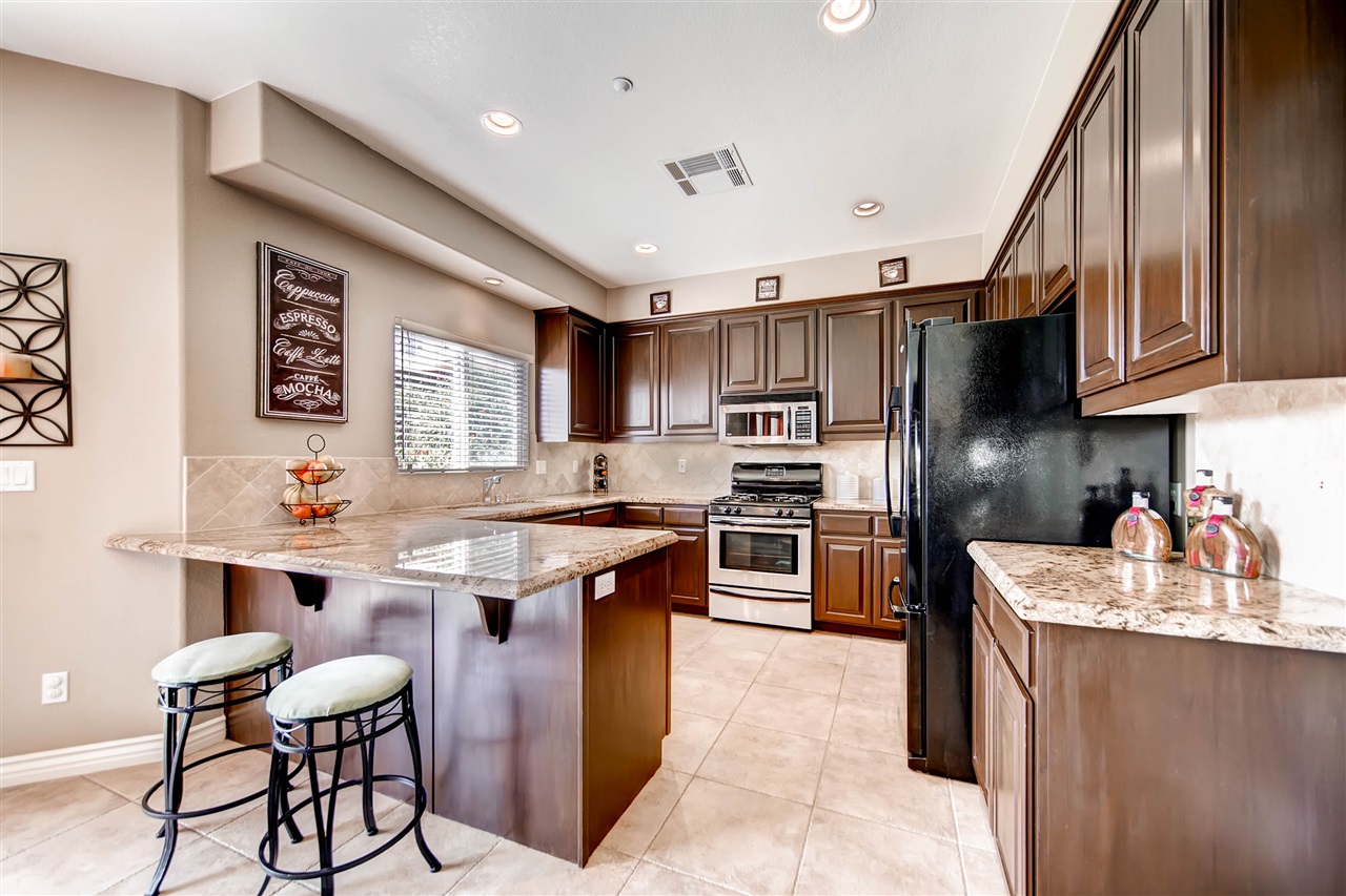 721 Oceanview Terrace Vista, CA 92084 - Photo 7 of 25