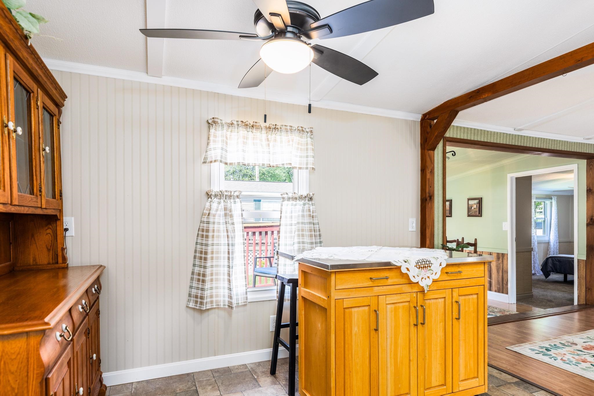 39 Hilton Avenue Exeter, NH 03833 - Photo 17 of 38