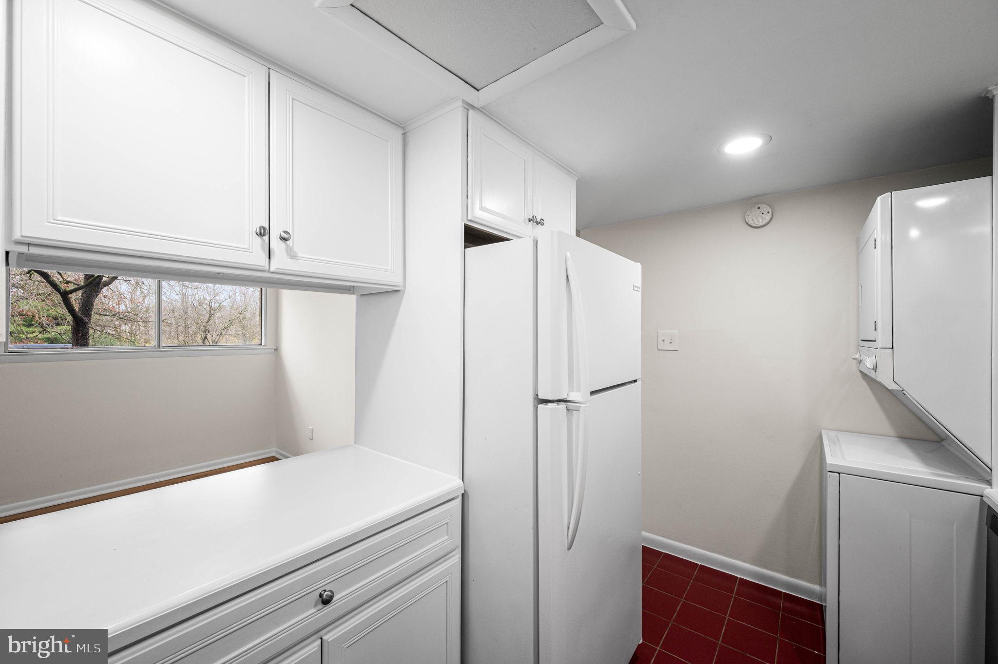 1518 Manley Road, Unit B20 West Chester, PA 19382 - Photo 13 of 29 Kitchen window