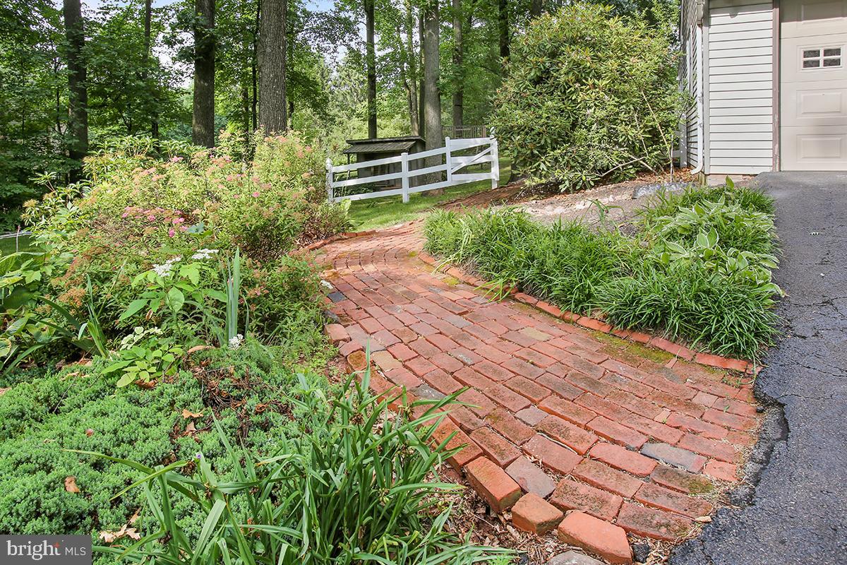 421 Woodglen Road Birdsboro, PA 19508 - Photo 27 of 36 Gallery Image 27