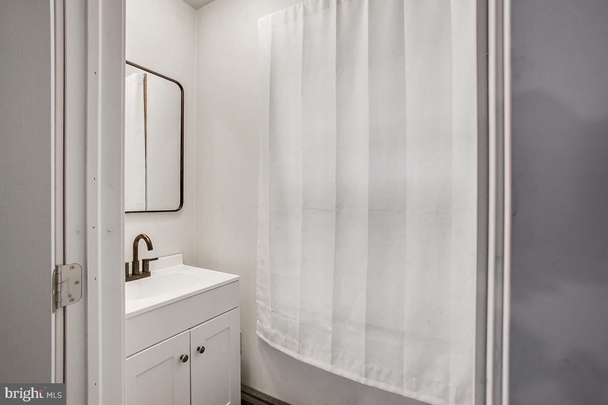 421 Woodglen Road Birdsboro, PA 19508 - Photo 10 of 36 Gallery Image 10