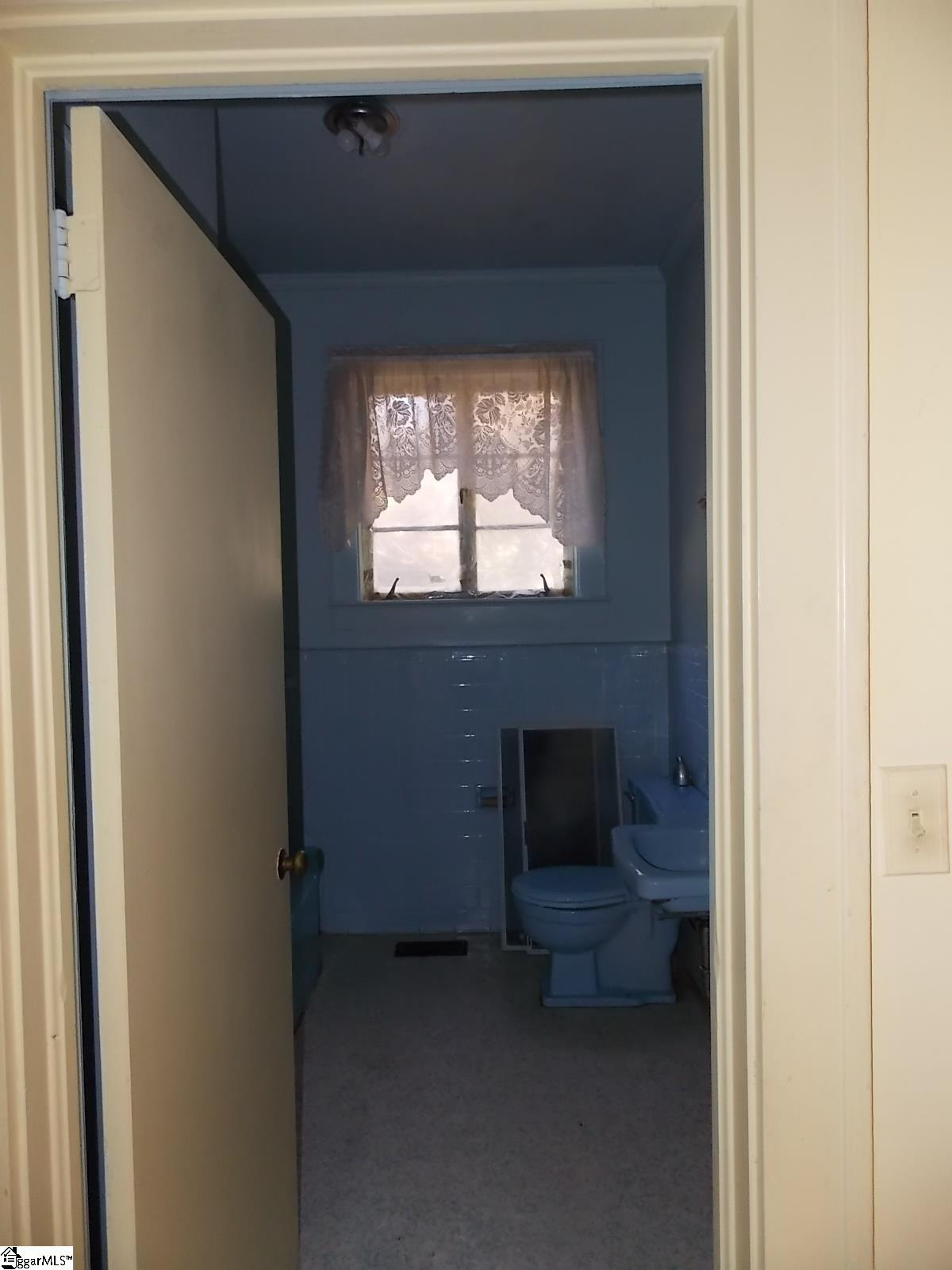 905 East Greenville Street Anderson, SC 29621 - Photo 22 of 28