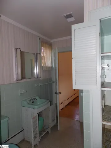 $671,000 | 905 East Greenville Street, Anderson, SC 29621