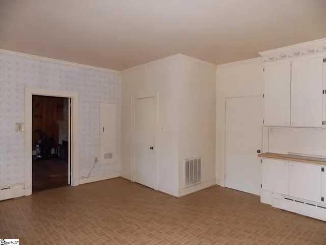 $671,000 | 905 East Greenville Street, Anderson, SC 29621