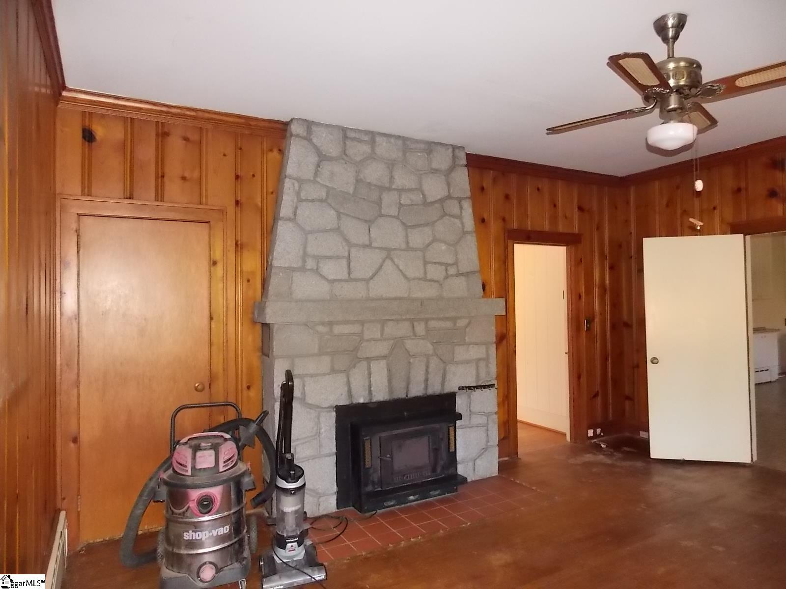 905 East Greenville Street Anderson, SC 29621 - Photo 9 of 28