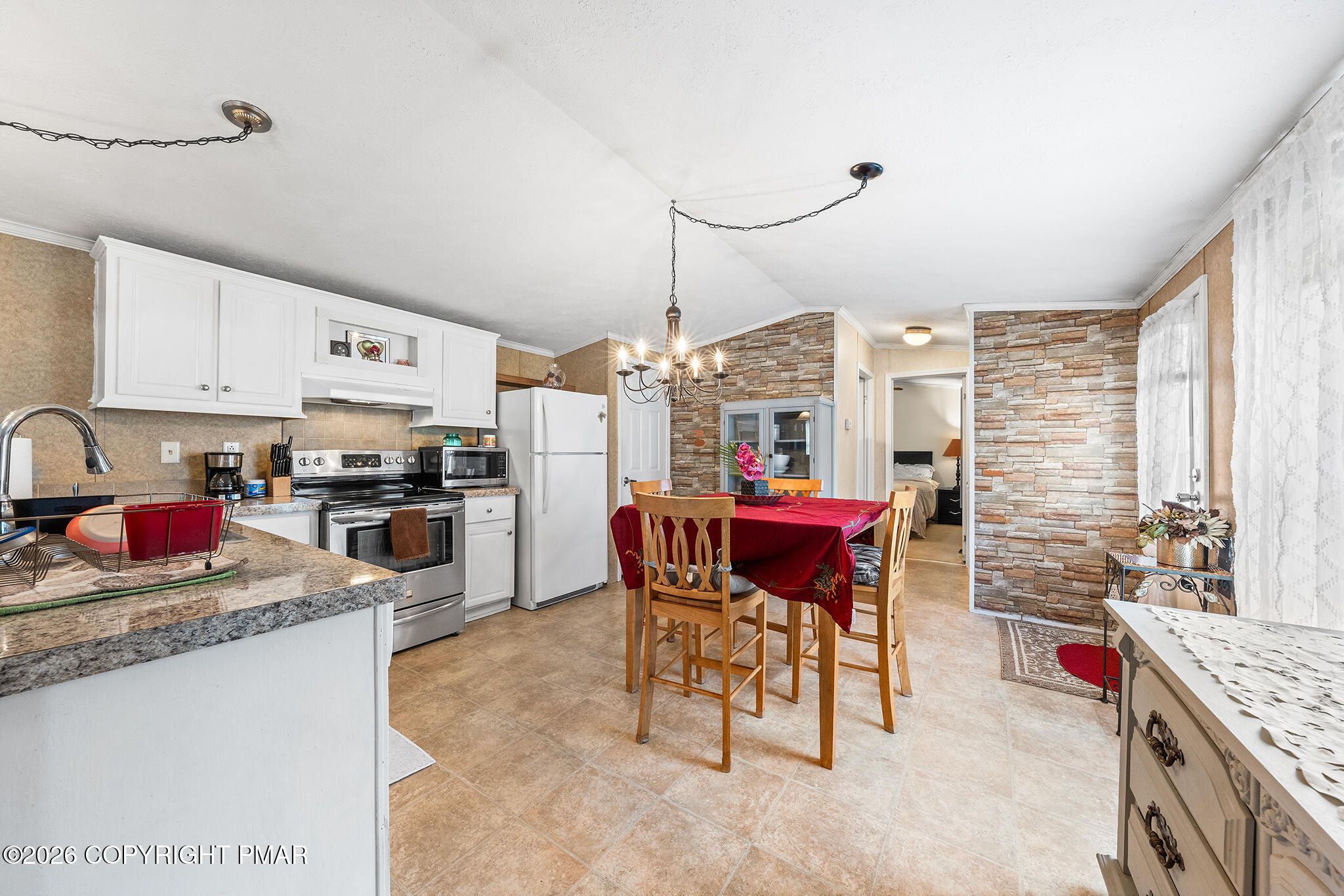 145 Fawn Valley Road Stroudsburg, PA 18360 - Photo 6 of 19 145 Fawn Valley Rd Stroudsburg, PA-11