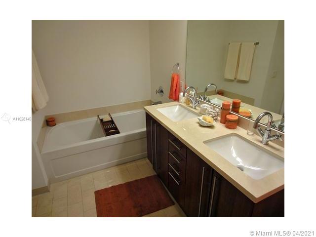 79 Southwest 12th Street, Unit 3103S Miami, FL 33130 - Photo 5 of 7