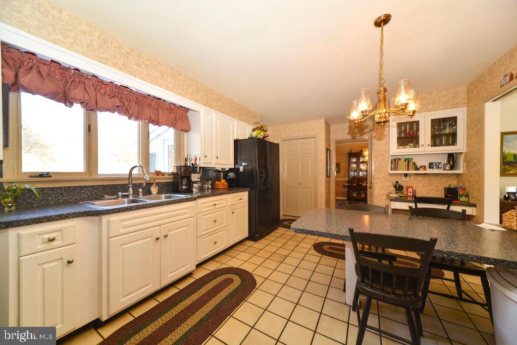 714 Hillaire Road Lancaster, PA 17601 - Photo 9 of 30 Gallery Image 9