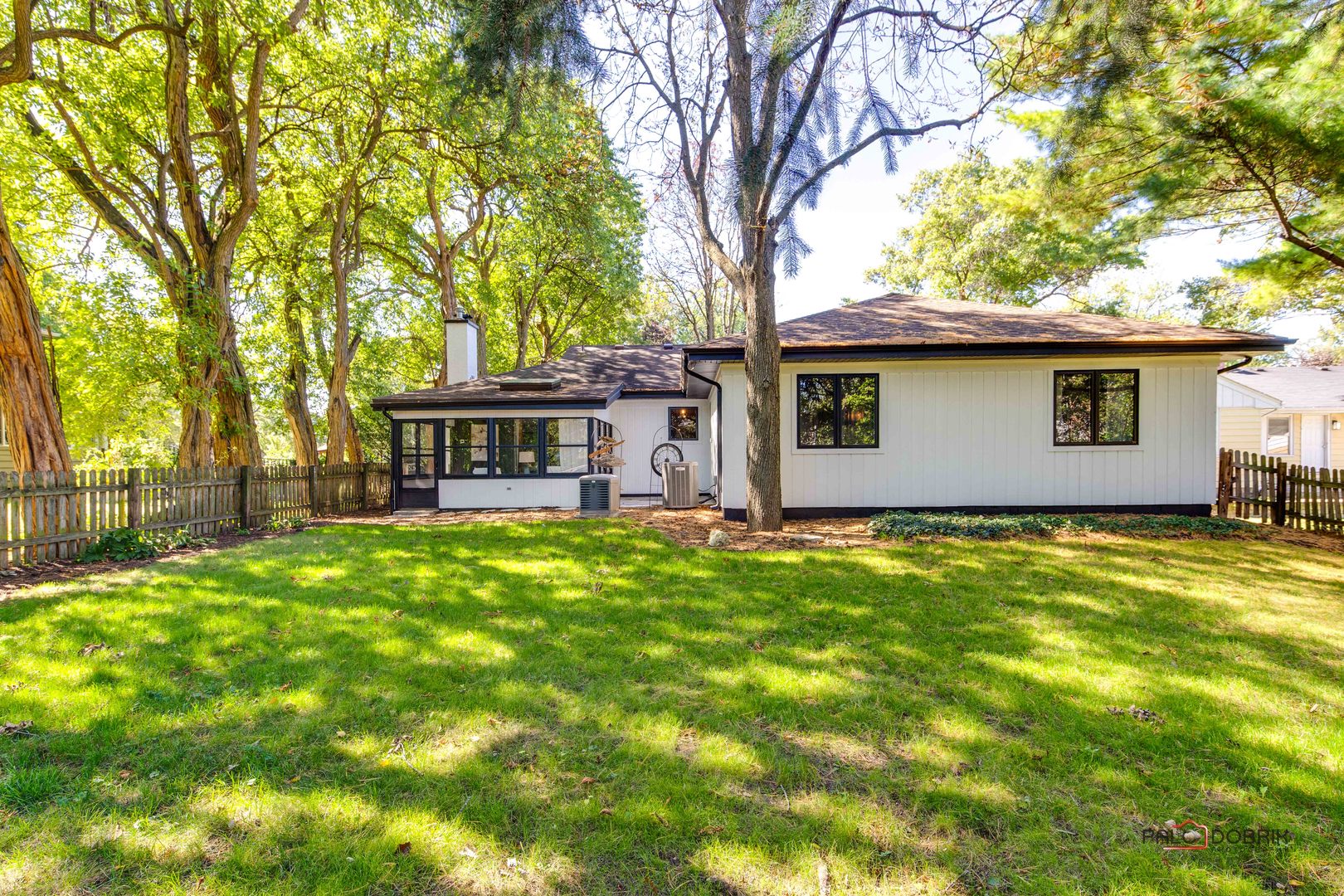 1007 Crest Street Wheaton, IL 60189 - Photo 34 of 38 Gallery Image 34