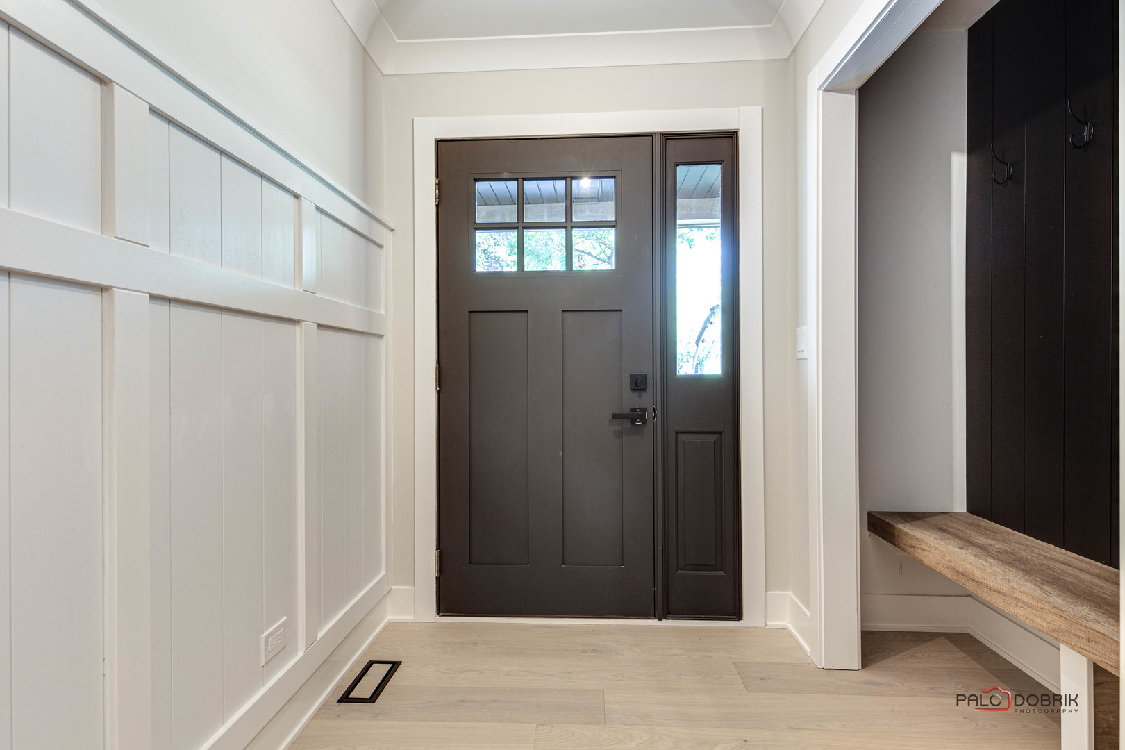 1007 Crest Street Wheaton, IL 60189 - Photo 5 of 38 Gallery Image 5