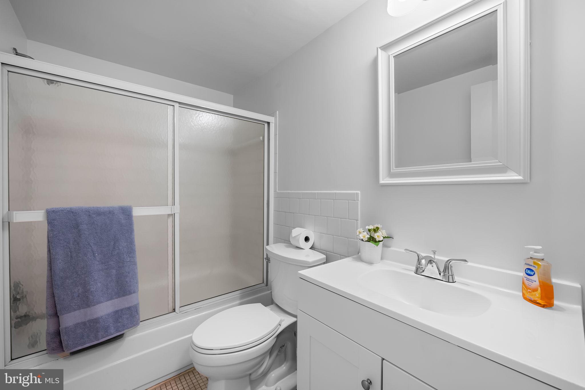 103 Cross Keys Road, Unit R103D2 Baltimore, MD 21210 - Photo 16 of 24 second bath