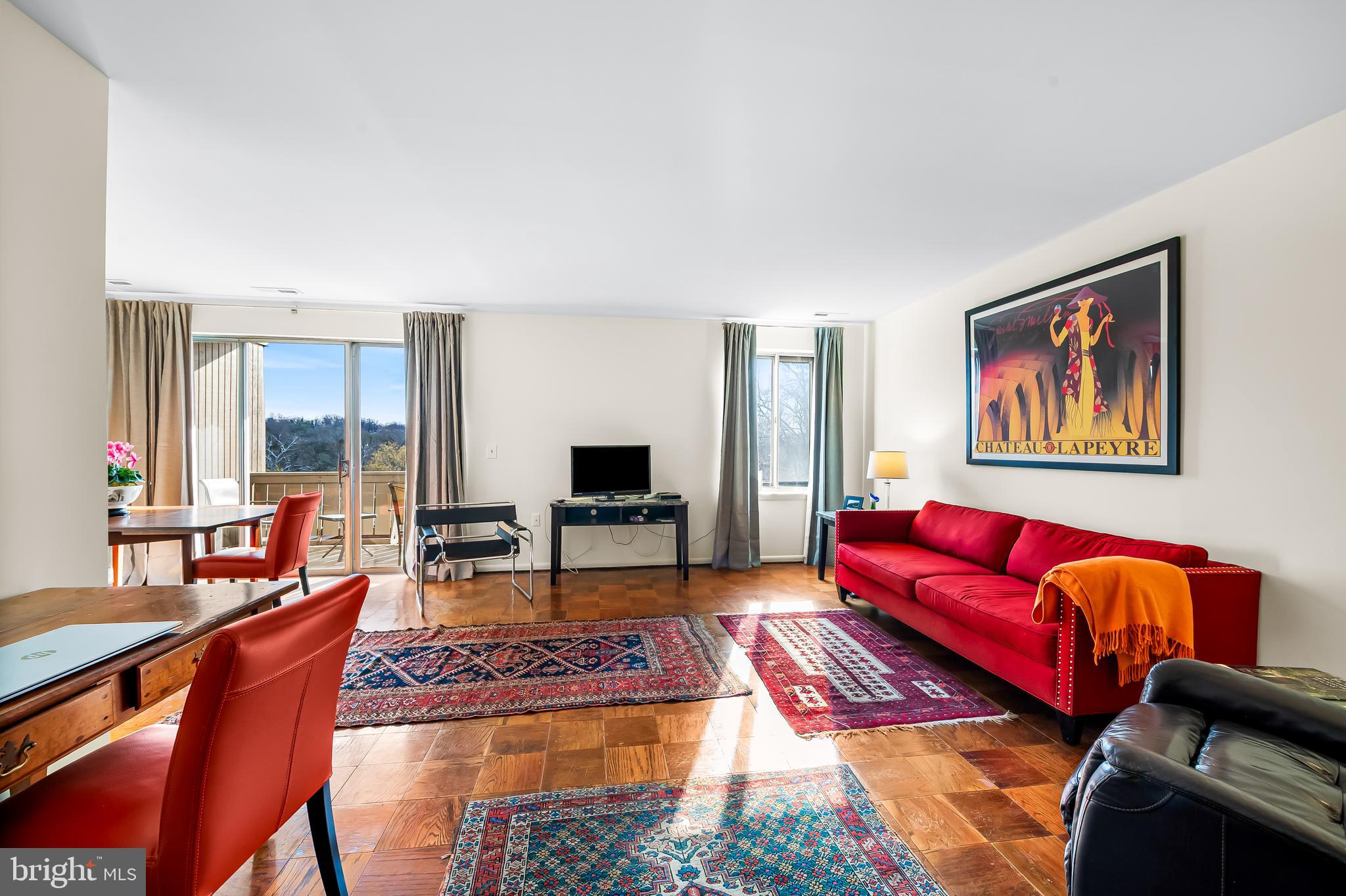 103 Cross Keys Road, Unit R103D2 Baltimore, MD 21210 - Photo 3 of 18 spacious living room