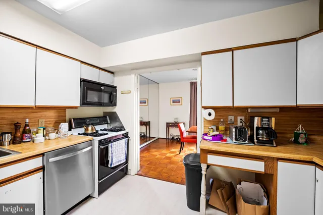 $2,250 | 103 Cross Keys Road, Unit R103D2, Baltimore, MD 21210