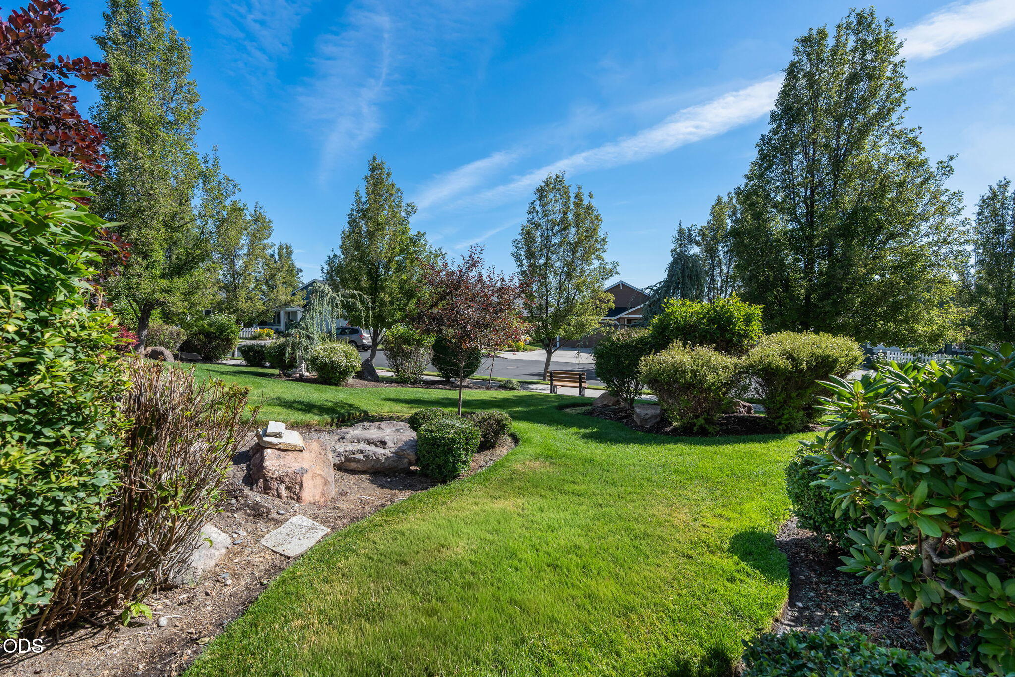 3633 Southwest 29th Street Redmond, OR 97756 - Photo 4 of 36